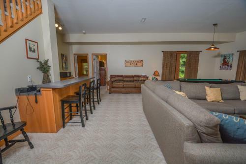 Mountain Merlot Five-bedroom Holiday Home