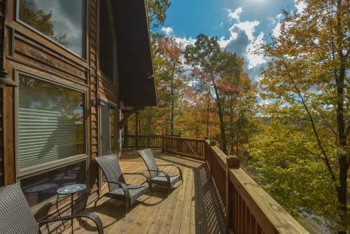 Hootenanny Five-bedroom Holiday Home