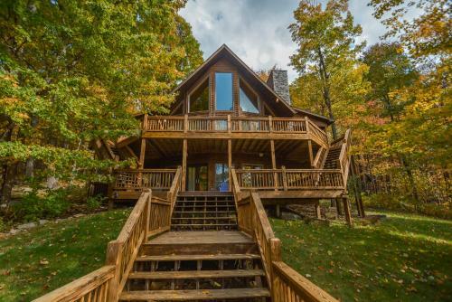 Hootenanny Five-bedroom Holiday Home