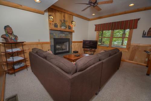 The Treehouse Six-bedroom Holiday Home