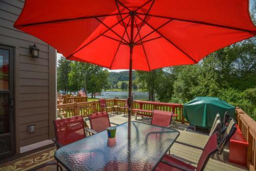 Ski Harbor Four-bedroom Holiday Home #38