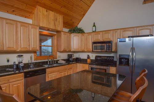 Lakeside Lodge Four-bedroom Holiday Home