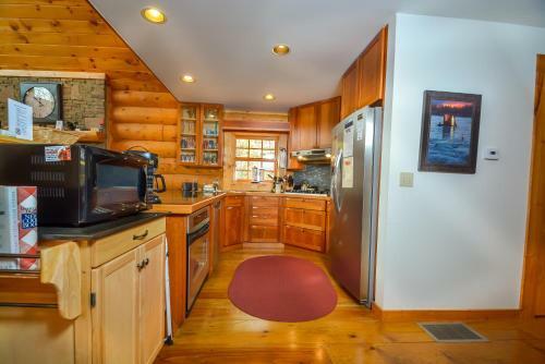 Bear Necessity Four-bedroom Holiday Home