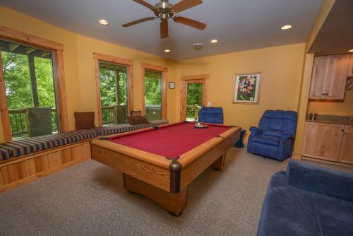 Wispering Heights Four-bedroom Holiday Home