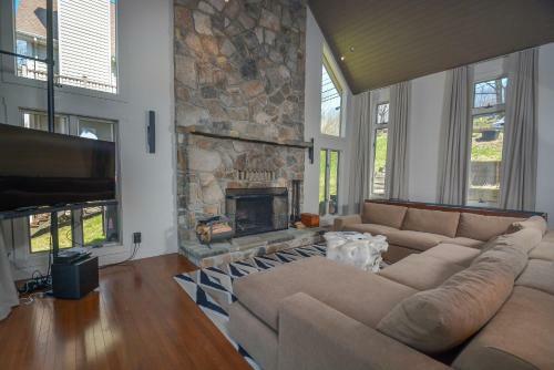 Sundance Five-bedroom Holiday Home