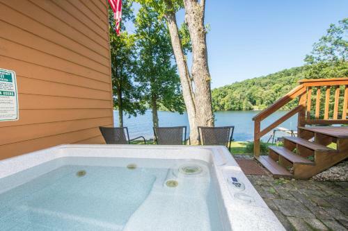 Hook, Wine & Sinker Two-bedroom Holiday Home