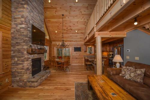 Log Me Inn Five-bedroom Holiday Home