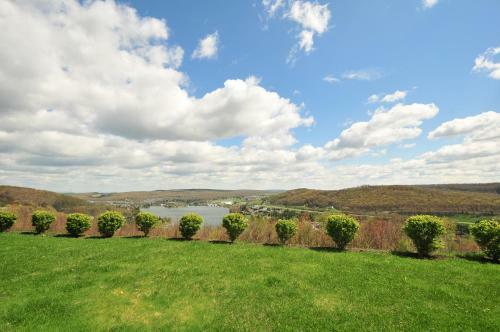Vista Emmanuel Four-bedroom Holiday Home
