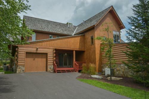 Ski Chalet Four-bedroom Holiday Home