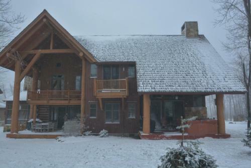 Ski Chalet Four-bedroom Holiday Home
