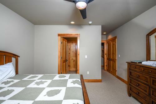 Summit Lodge Four-bedroom Holiday Home