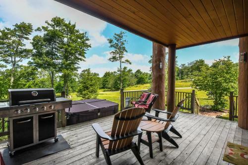 Glacier Paradise Five-bedroom Holiday Home