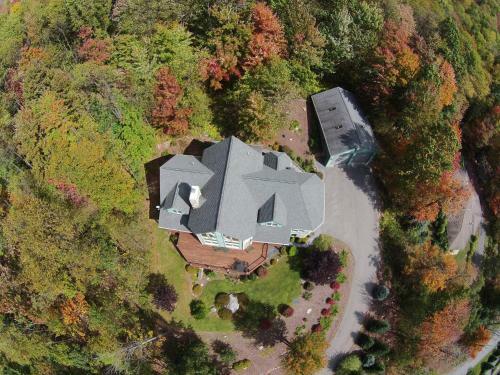 Cherries Jubilee Four-bedroom Holiday Home