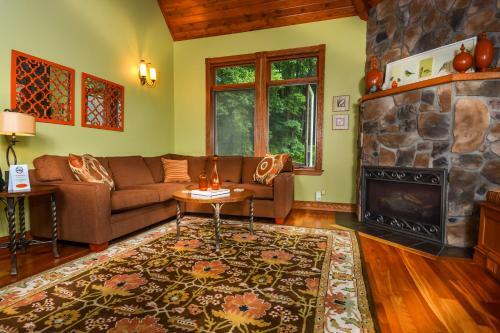 Cherries Jubilee Four-bedroom Holiday Home
