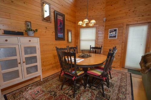 Cedar Shores Villa #18 Four-bedroom Townhome