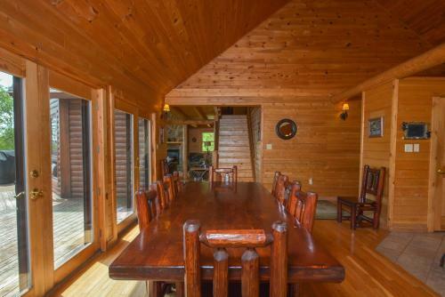 Splash Mountain Six-bedroom Holiday Home