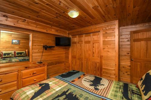 Splash Mountain Six-bedroom Holiday Home