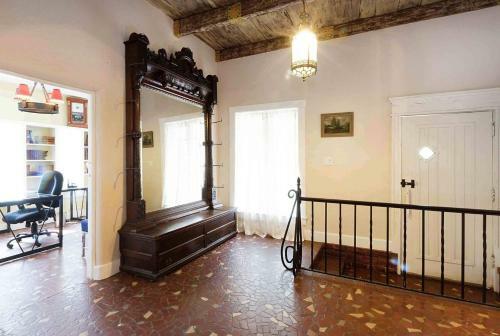 Historic Gated 6 Bdr Villa W/pool In Coconut Grove