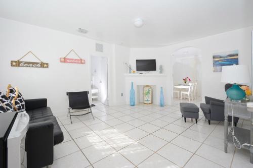 Royal Palm Apartments