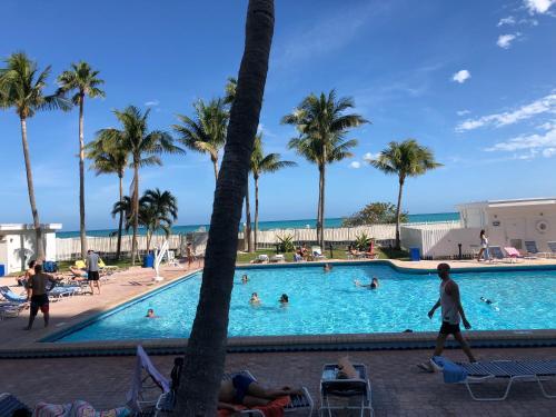 Apartamento Sunshine Beach Front Condo