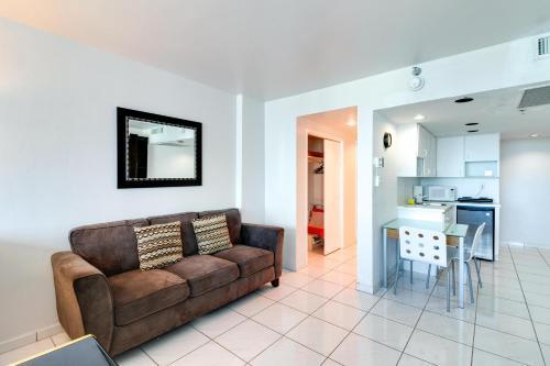 Castle Beach: Serenity Condo