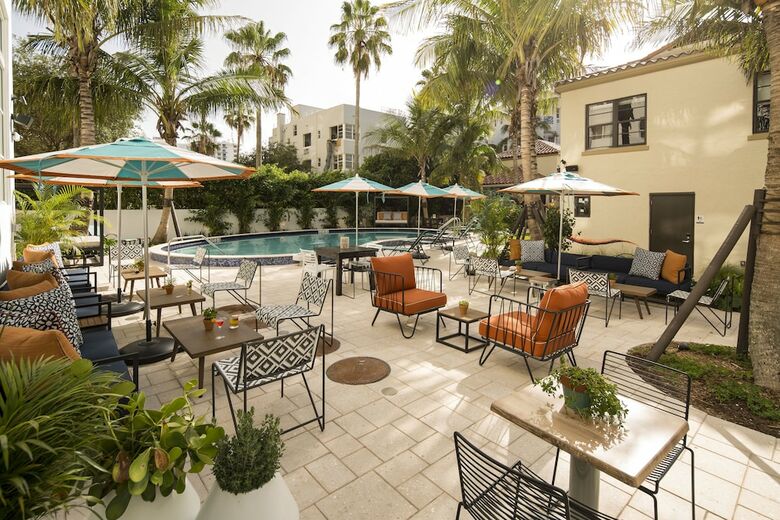 Hotel Generator Miami