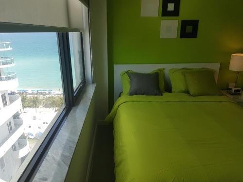 Miami Beach Suncoast Apartment IV