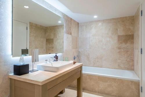 Apartamento 5 Star Beach Front Hotel Residence - 1127