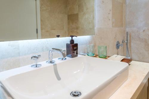 Apartamento 5 Star Beach Front Hotel Residence - 1127