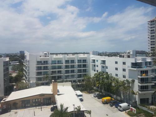 Miami Beach Suncoast Apartment V