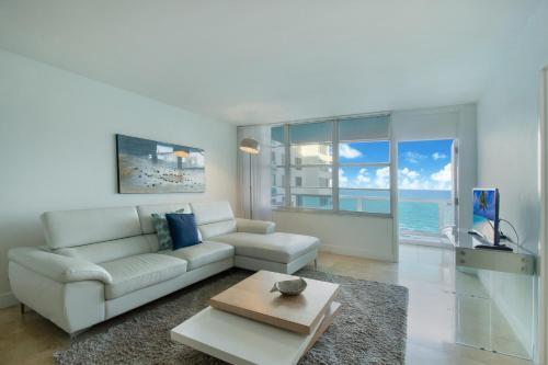 Ocean & Bayfront Apartment In Miami Beach