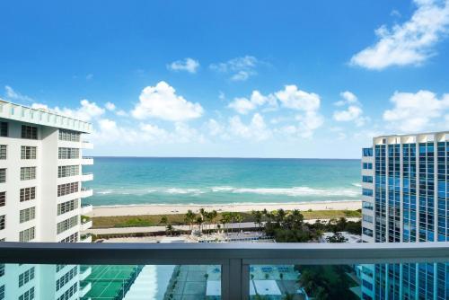 Ocean & Bayfront Apartment In Miami Beach