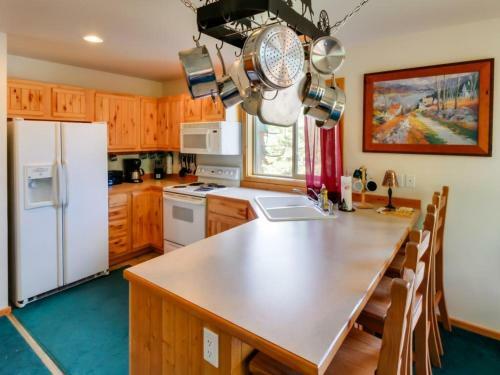 Cottage Court Condo