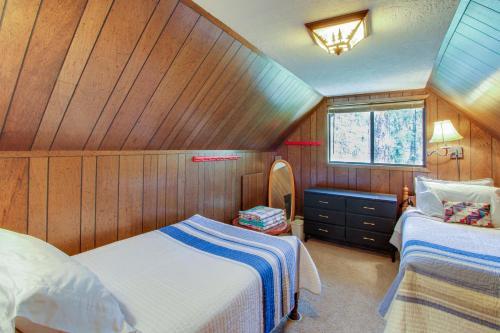 Huckleberry Riverfront Cabin