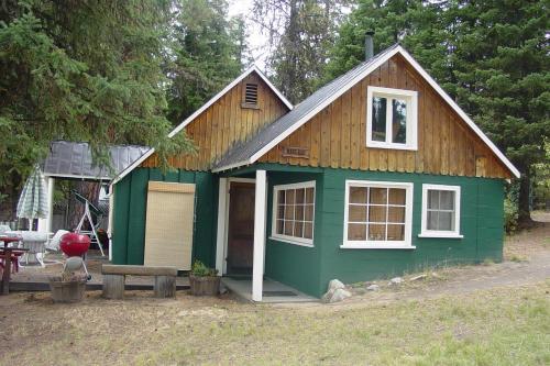 Born Rhees Cabin