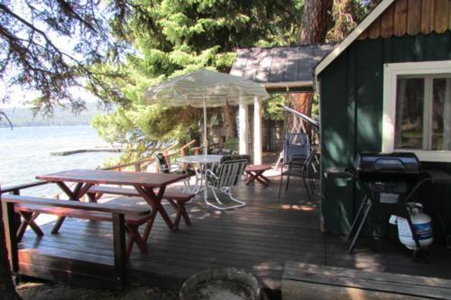 Born Rhees Cabin