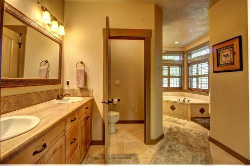 Strawberry Lane Luxury Retreat