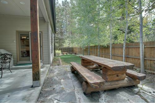 Strawberry Lane Luxury Retreat