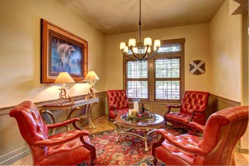 Strawberry Lane Luxury Retreat