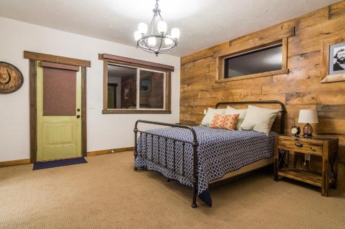 Badlands Roost