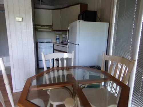 Lake Myers Lakeside Villa 20