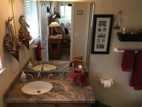 Bed & Breakfast Marina Street Inn