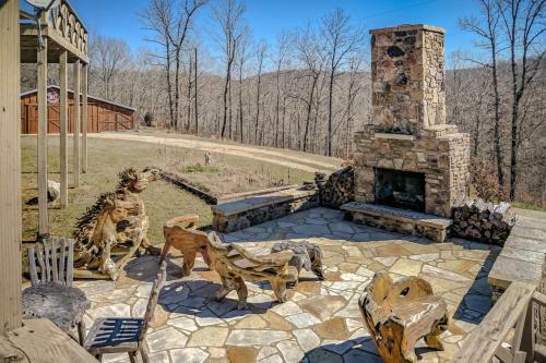 Hell Creek Lodge And Event Barn ~ Sleeps 26