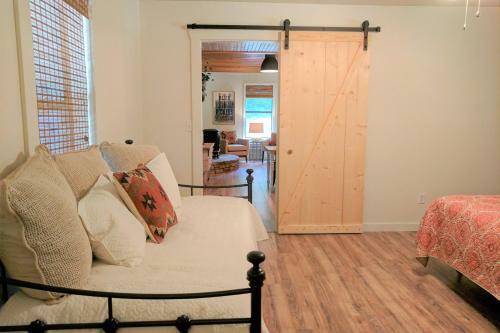 Sylamore Creek Retreat