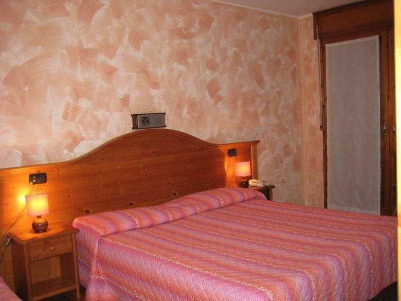 Hotel Holiday Debili
