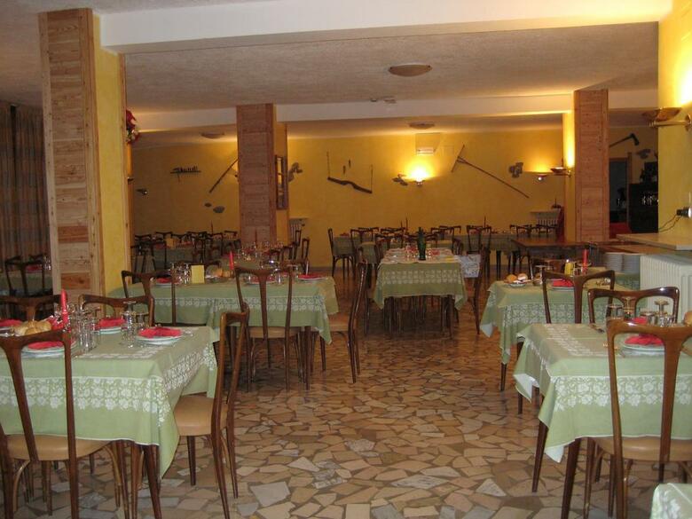 Hotel Holiday Debili