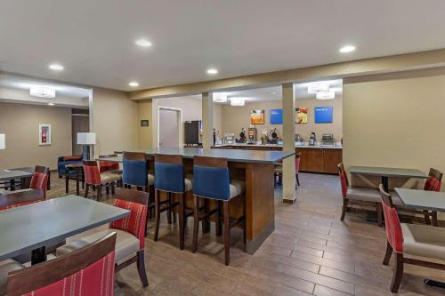 Hotel Comfort Inn Near Barefoot Landing