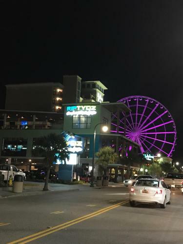 Apartamento Skywheel Oceanfront Condo