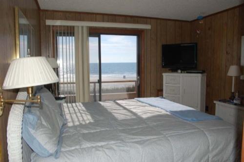 Apartamento 1068-104 Crescent Beach Villas Condo