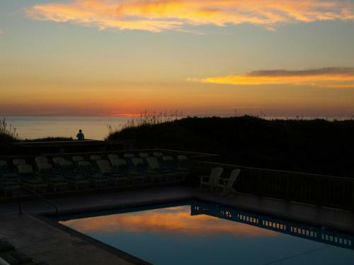 Surf Side Hotel